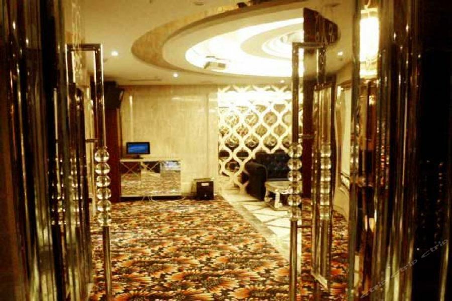 Golden Rich Hotel Shanghai